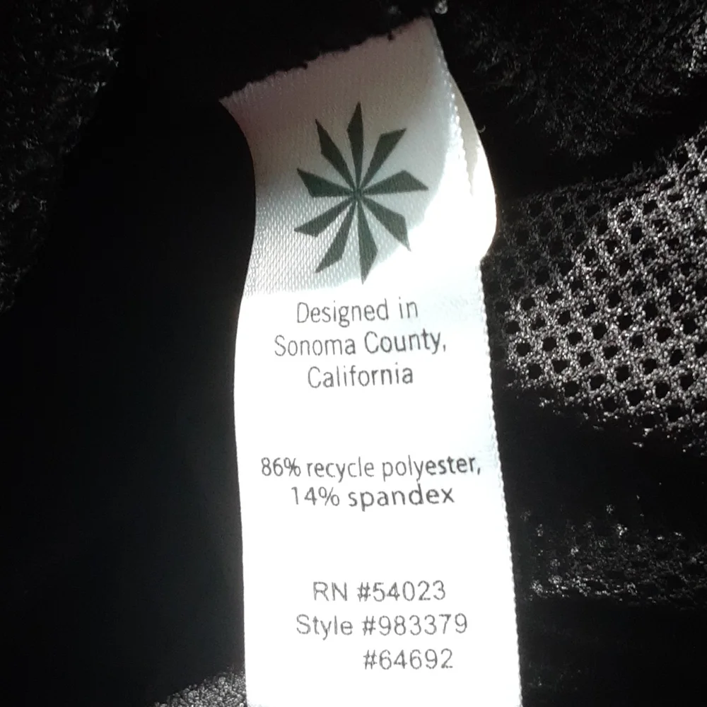 Athleta sz 14 shorts with silver closure and zipper mesh lined pockets - Picture 8 of 8